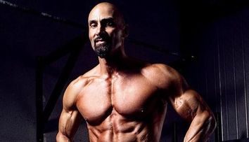 Poza postata pe Instagram de acest antrenor de fitness ii poate aduce 7 ani de inchisoare!