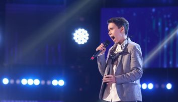 Românii au talent 2021: Deși a avut emoții, Dragoș Bâclea i-a impresionat pe jurați cu calitățile sale vocale