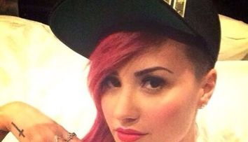 Demi Lovato, cu trupul lipsit de orice imperfectiune. Multi spun ca s-a ingrasat, dar aceasta aparitie la plaja demonstreaza contrariul: FOTO