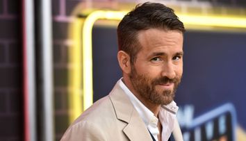 Ryan Reynolds își investește averea în fotbal! A cumpărat al treilea cel mai vechi club de pe planetă