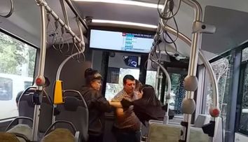 „Mor de foame, n-am bani de mâncare!” O femeie s-a repezit să o bată pe controloare după ce a fost prinsă fără bilet pe linia STB 331