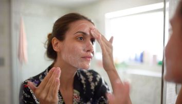 VIDEO Cremele dermato-cosmetice, ideale pentru ten