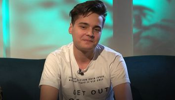 Vloggerul Selly, dezvăluiri despre prima noapte de dragoste: ”Eram la mine acasă, era târziu...”
