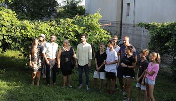 Familia Dascălu a primit din partea echipei Visuri la cheie șansa la un viitor mai bun într-o casă complet renovată