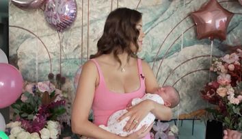 Emily Burghelea a apărut la Vorbește lumea, la o săptămână de la naștere, și a arătat noul bebeluș din familia sa! Ce nume va purta micuța: 