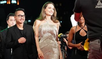 Angelina Jolie, mamă în carantină. Actrița s-a făcut hairstylist pentru fiul cel mare, Maddox