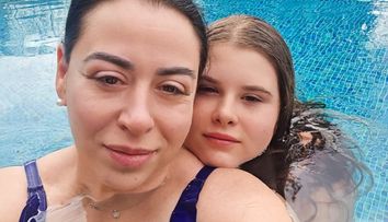 Cu ce boală a fost diagnosticată fiica Oanei Roman, la doar 11 ani. Afecțiunea Isabelei s-a declanșat după separarea mamei sale de Marius Elisei: „Ne luptăm cu ea în continuare”