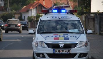 Caz șocant în Vrancea: Bărbat de 32 de ani, cercetat pentru agresiune asupra unei tinere de 22 de ani, fosta sa iubită. Aceasta a fost găsită cu mâinile legate și părul ras pe cap