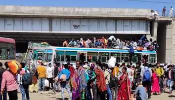 India și drama coronavirusului: neajunsurile din spitale și sute de mii de de oameni rămași fară loc de muncă
