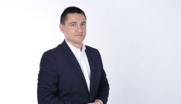 iLikeIT testeaza si analizeaza cele mai tari telefoane dual-sim. Chef Patrizia Paglieri si Chef FOA – meciul Italia-Romania in lumea virtuala