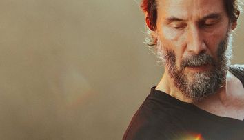 Keanu Reeves, pe scena de la Electric Castle. Starul din Matrix a luat chitara în mână și a oferit un spectacol total la Bonțida