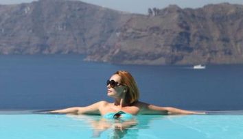 Andreea Esca in costum de baie. Imagini rare cu prezentatoarea Stirilor ProTV de la ora 19:00