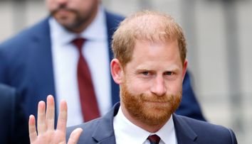 Motivul pentru care Prințul Harry este disperat să se împace cu regele ”pe moarte”. Cei doi se vor vedea față în față, după un an jumătate, la parastasul Reginei