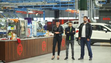 Concurentii MasterChef au gatit printre robotii industriali dintr-o fabrica de automobile!