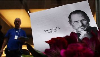 Geniul Steve Jobs a revolutionat tehnologia. Vezi aici un VIDEO cu inovatiile lui