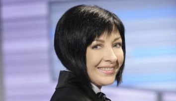 O vezi zilnic la televizor, dar nu stiai ce se ascunde in spatele imaginii sobre. Uite cum arata Neti Sandu in urma cu 12 de ani in costum de baie