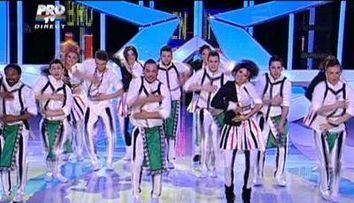 VIDEO Cine sunt mai talentati: moldovenii, muntenii sau ardelenii? Baletul lui Edi Stancu explica in pasi de dans