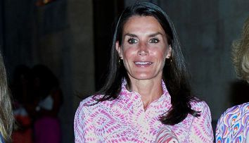 Regina Letizia a Spaniei, apariție fabuloasă într-o rochie de 160 de lei