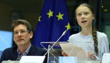 Greta Thunberg sună adunarea pentru protejarea planetei: „Vinerea asta vor fi greve la nivel mondial”
