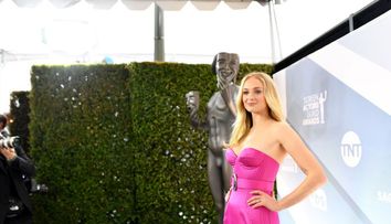 Cum a fost surprinsă Sophie Turner pe străzile din Los Angeles. Transformarea prin care a trecut de când e însărcinată