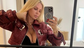 Andreea Bănică, reacție tăioasă pentru cei care au criticat prestația îndrăzneață pe care a susținut-o. Artista a fost pusă la zid pentru ținuta aleasă: „Se mișcă sânii...păi asta e realitatea”