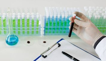 Suspiciune de hantavirus la Spitalul Județean din Reșița. Pacientul este un pompier care a călătorit recent în Serbia