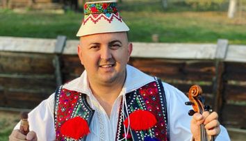 Vasilică Ceterașu nu scapă de acuzații! Presupusa victimă în scandalul de agresiune sexuală a șocat din nou: „A început să mă lovească”