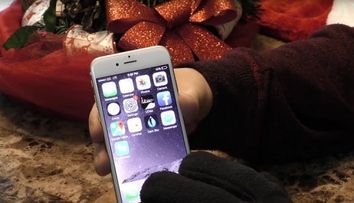 Trucul extrem de simplu prin care poti umbla cu manusi pe orice smartphone - VIDEO