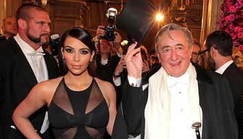 Un miliardar playboy, care a fost în trecut iubitul lui Kim Kardashian, a murit la scurt timp după ce s-a căsătorit cu a șasea soție. Motivul decesului