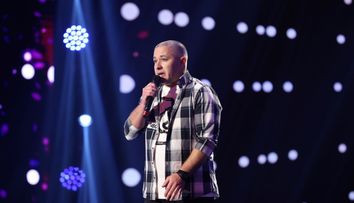 Românii au talent 2022: Lucian Pășcan, pompierul care cântă și compune: „Mi-a mers la inimă momentul tău”