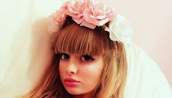 Mai multe femei si-au dorit sa devina copia papusii Barbie, insa ea reuseste cel mai bine. Care este insa povestea ei reala 