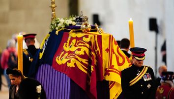 Prințul Harry a primit dispensă pentru a purta uniformă la priveghiul reginei, însă ținuta a fost modificată