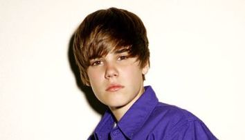 Justin Bieber si Boys II Men se apuca de o piesa pentru Craciun!