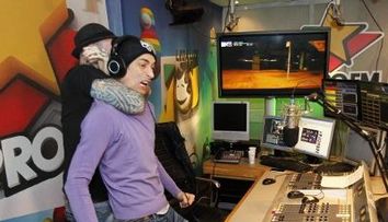 VIDEO / BEN SAUNDERS era sa-i rupa gatul lui Sara! Vezi vizita fenomenului olandez la Alarma ProFM!