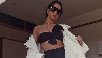 Inna s-a pozat în costum de baie, dar fanii s-au uitat numai la picioarele ei. Ce i-a surprins pe admiratorii acesteia