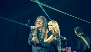 Editie speciala de 1 Decembrie: Loredana Groza in duet cu Cristi Minculescu pe scena de la 