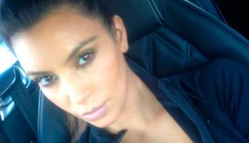 Motivul pentru care Kim Kardashian refuza sa iasa in public, la 2 luni dupa nastere. Prietenii ei au dat-o de gol