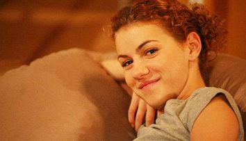 Nicole, simpatica roscata din 