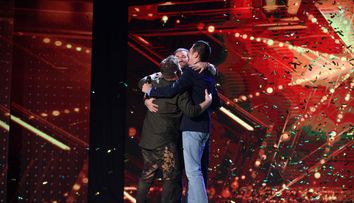 Decizia lui Smiley si Pavel Bartos i-a schimbat soarta in concurs. Prezentatorii au apasat Golden Buzz