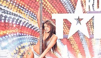 Larisa Bercea nu mai arata deloc asa. Schimbarea de look la care a apelat fosta concurenta de la Romanii au talent 