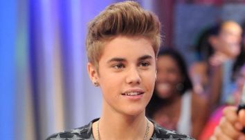 Dupa ce l-au acuzat ca este o persoana nepoliticoasa, acum Justin Bieber a reusit sa impresioneze pe toata lumea. Ce poza adorabila si-a facut el