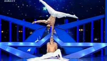 Nu a respirat nimeni in timpul show-ului lor! Vezi ce au facut gimnastii de la trupa Ballance