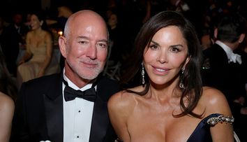 Suma colosală pe care Jeff Bezos și Lauren Sánchez au plătit-o pentru a fi gazde onorifice la Met Gala. Miliardarul și soția lui au apărut prima oară împreună la evenimentul caritabil în 2024