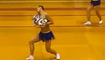 Nu doar femeile sunt majorete, ci si barbatii. Vezi cat de talentat este!