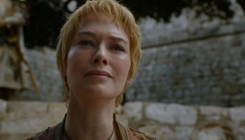 Lena Headey, nemachiata, in sandale si pantaloni scurti. Cat de diferita e actrita cand nu joaca rolul lui Cersei 