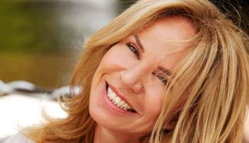 EXCLUSIV Singura femeie care l-a părăsit pe Alain Delon: Relația noastră a fost pasională și furtunoasă
