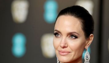 Angelina Jolie, în rolul unei femei curajoase. Primul trailer al filmului ”Those Who Wish Me Dead”