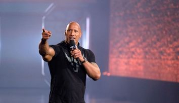Dwayne Johnson revine în ringul WWE după o pauză de 18 ani! Împotriva cărui luptător renumit va juca anul viitor 