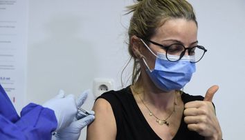 La cât timp după ce se vaccinează, o persoană devine imună la COVID-19? Răspunsul specialiștilor