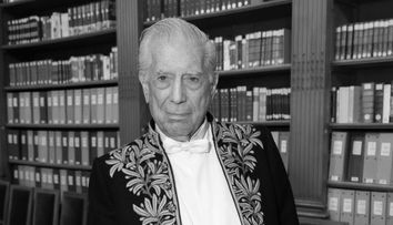 A murit Mario Vargas Llosa, scriitorul care a fost onorat cu Premiului Nobel pentru Literatură